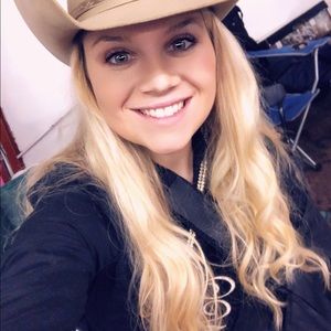 Meet your Posher, Kaitlyn